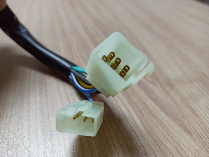Right handle switch assembly