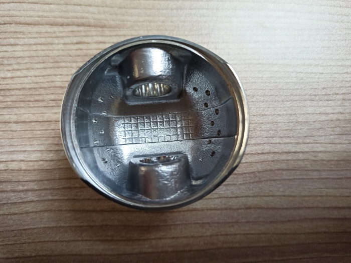 Piston