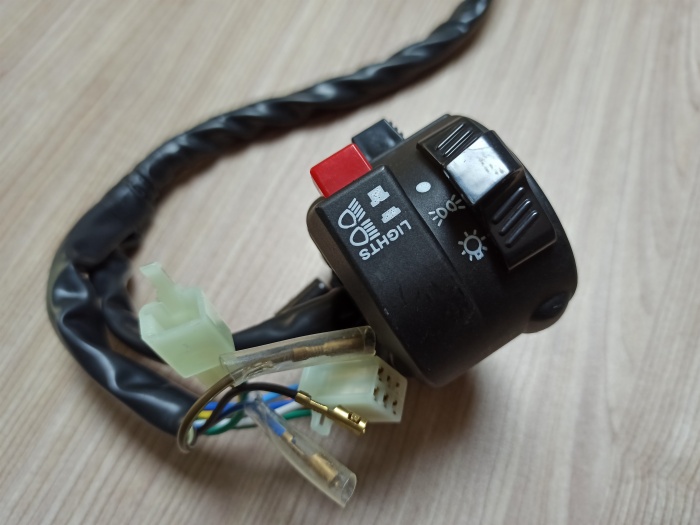 Right handle switch assembly