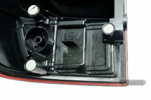 26559 4JA0A Or 26554 4JA0A Red Shell Halogen For Nissan Navara NP300 D23 Ute 2015~2019 Rear Tail Light