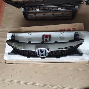 Honda Civic 2009 front bumper grill